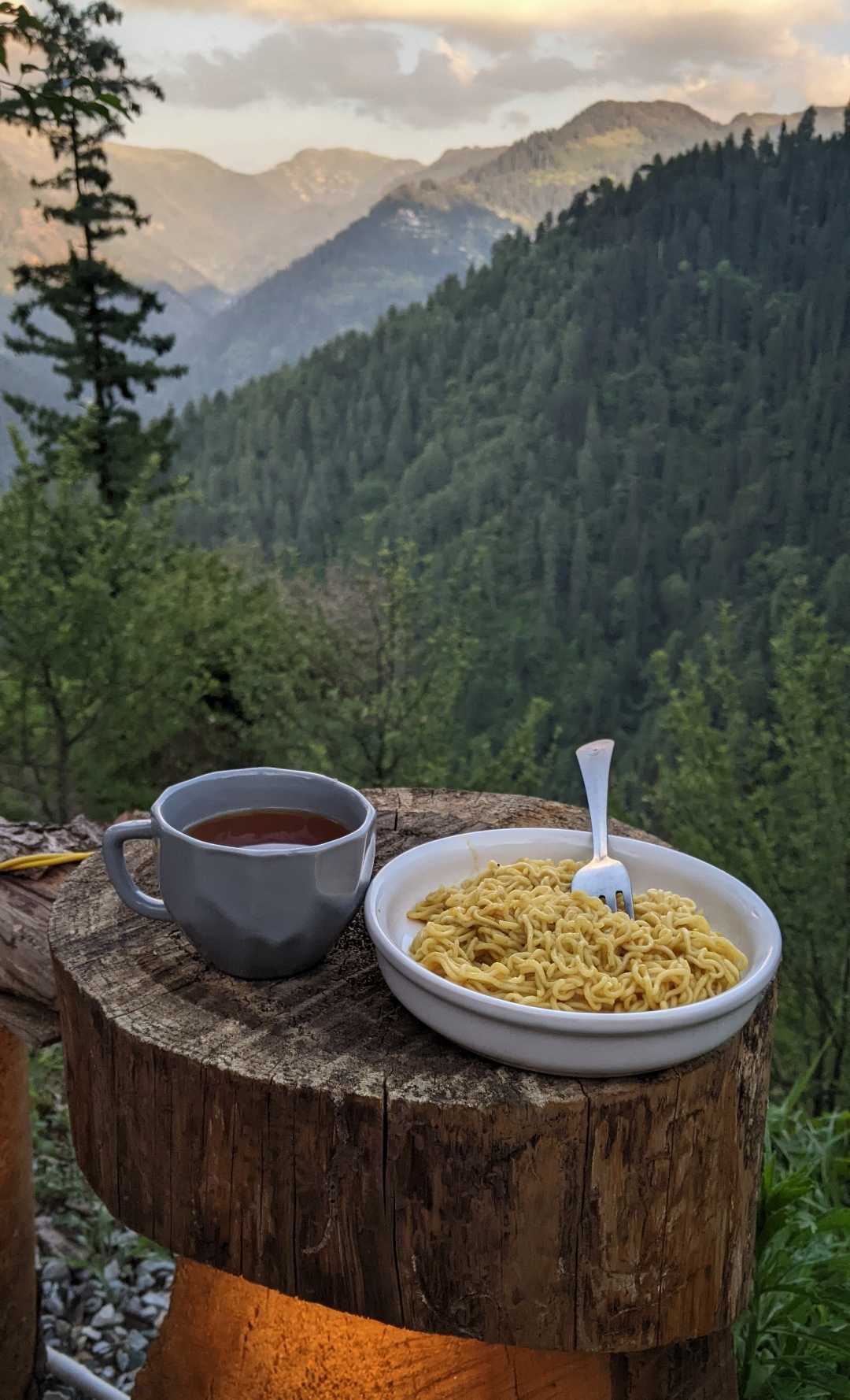 Maggi Chai aur Pahad 