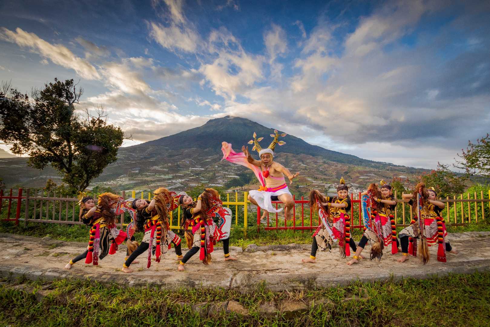 Tarian Sunrise Botorono