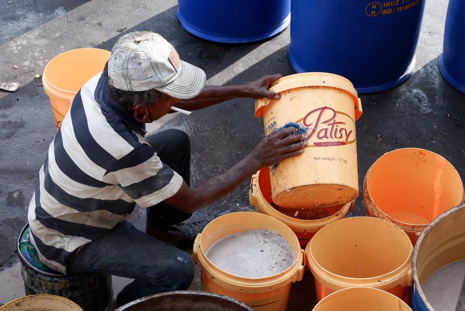 Bucket cleaning service