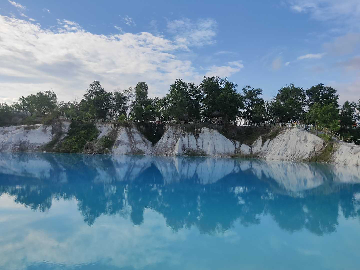 Biru
