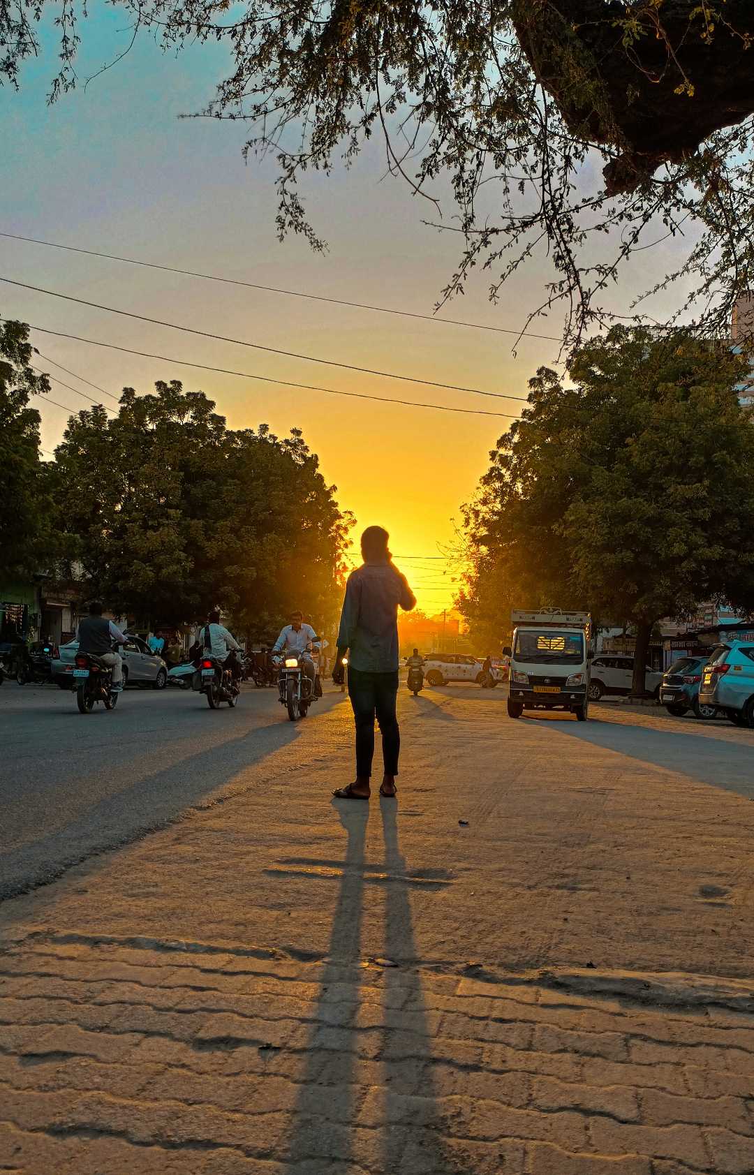 आप के फोन जो फोटो दिख रही है य भीनमाल का हे जो कुछ कहे रहीह