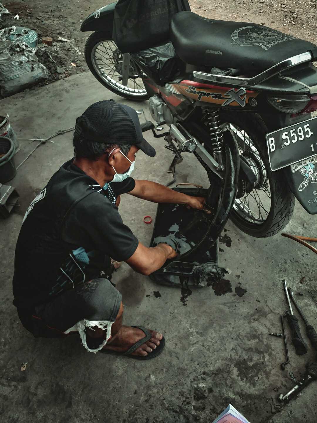 Tire repairman