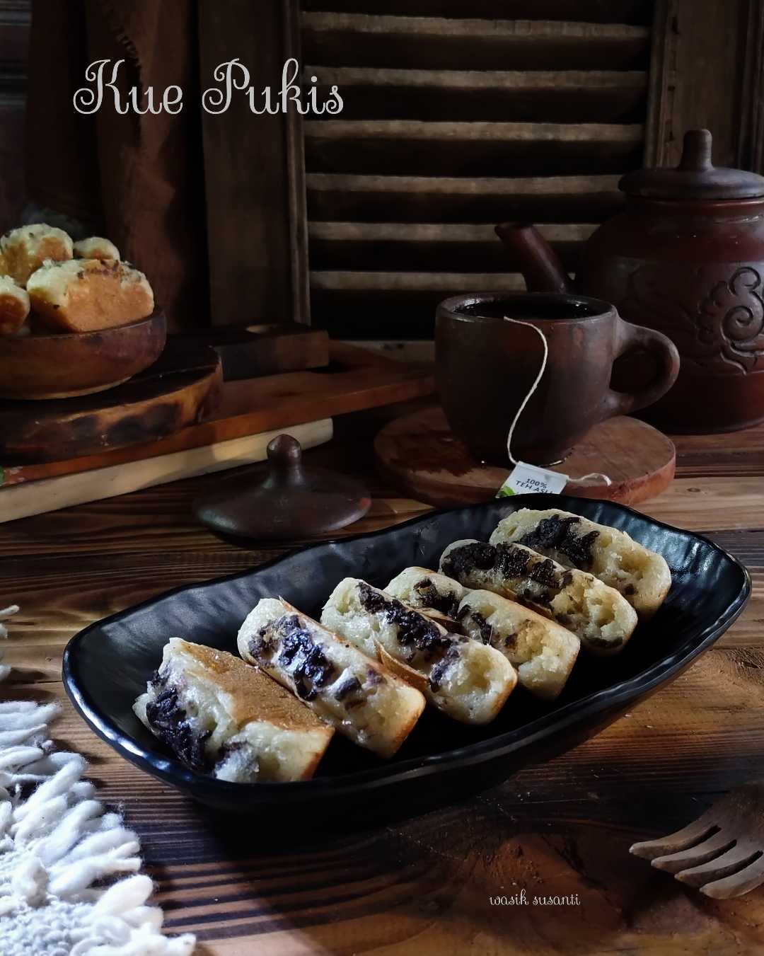 KUE PUKIS