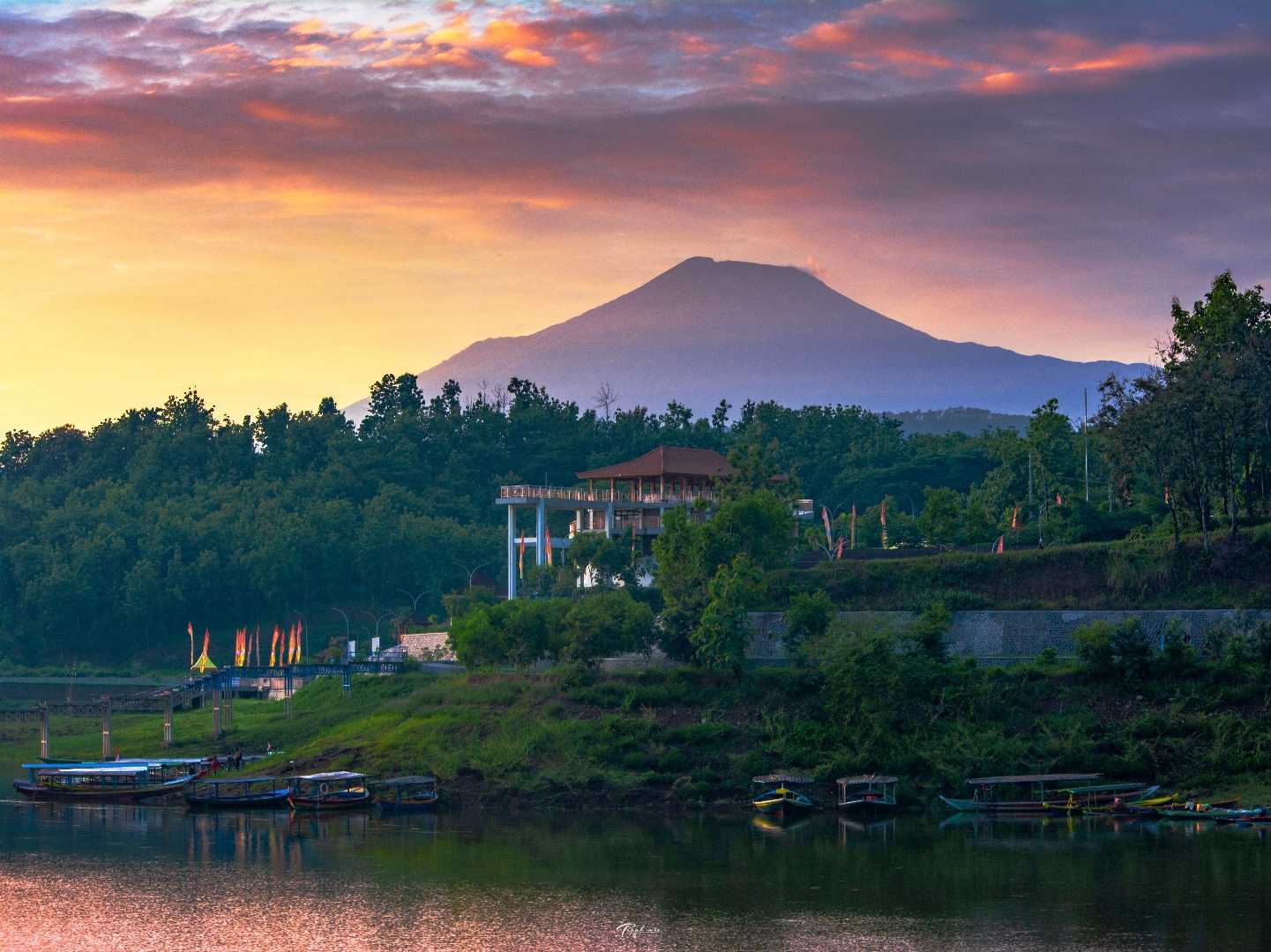 Sunrise waduk Cacaban 