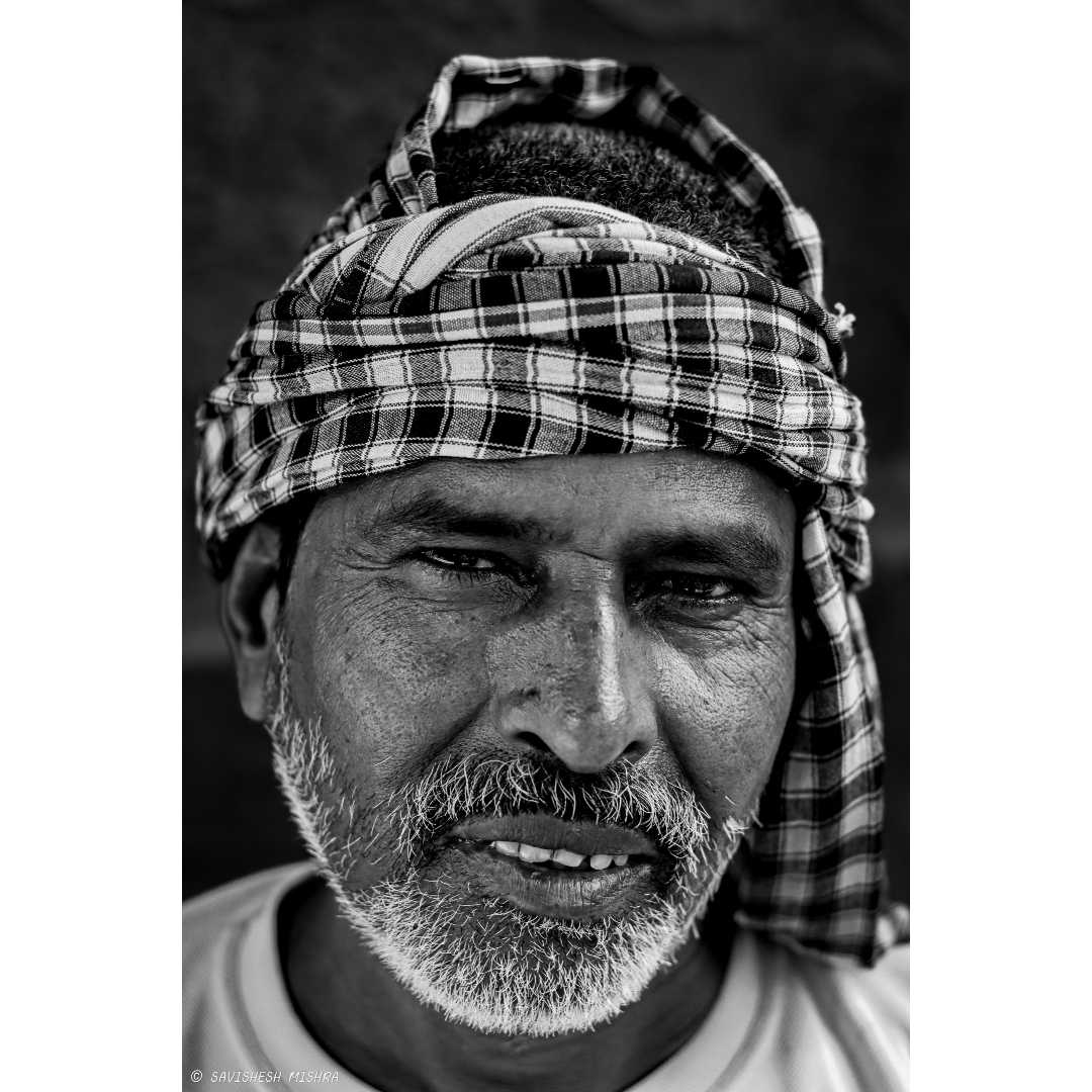 STREET POTRAIT OF AN OLD WOMAN...