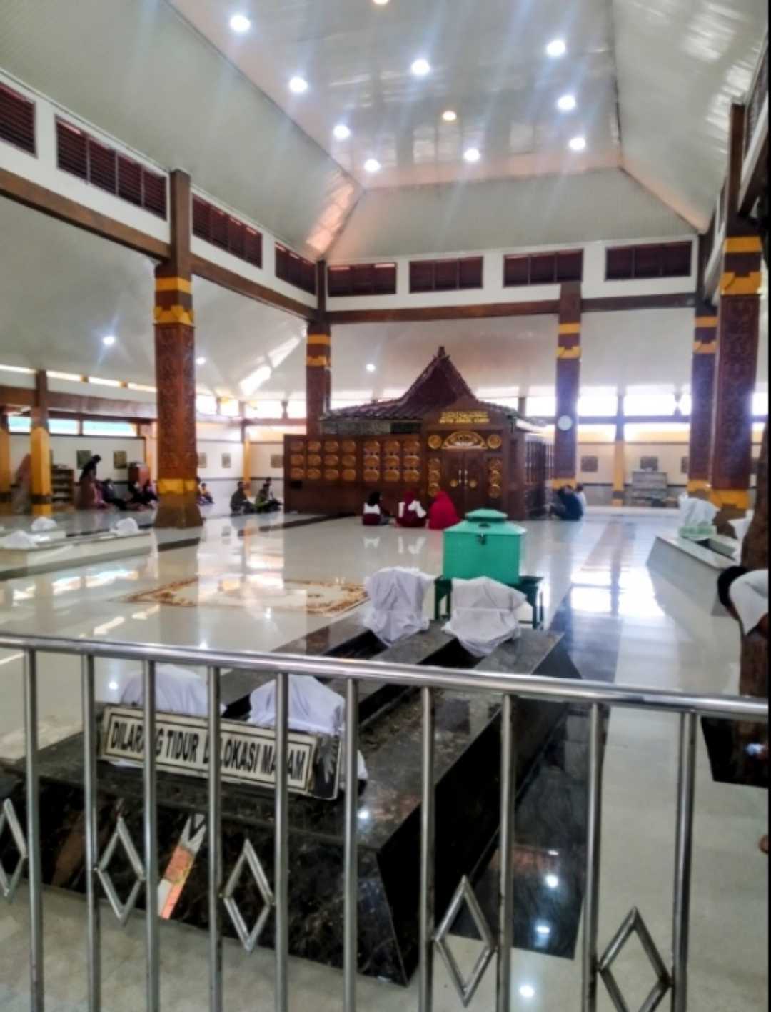 MAKAM SYEH JUMADIL KUBRO
