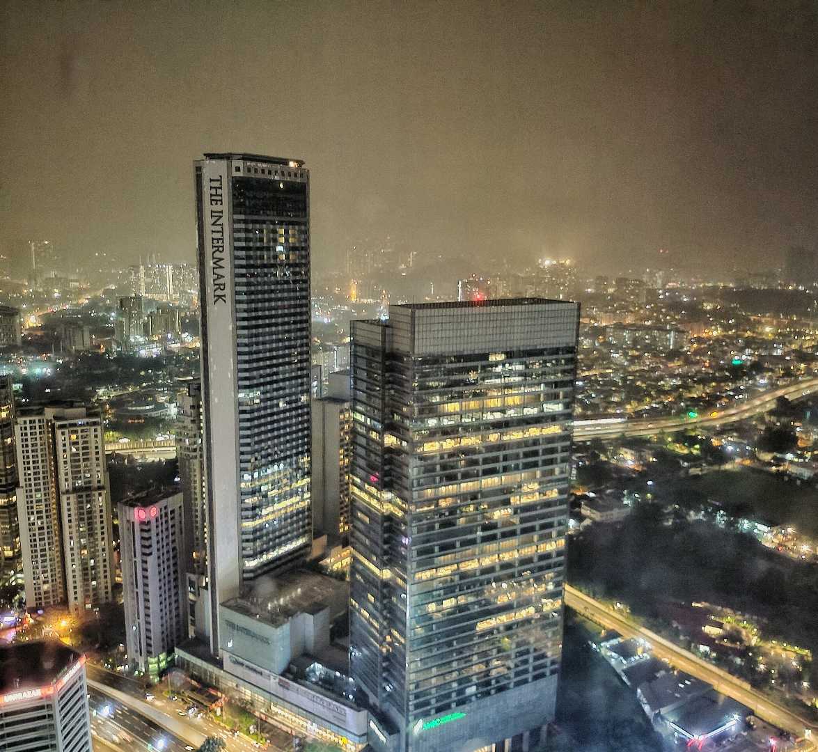 Tingkap Berkabus