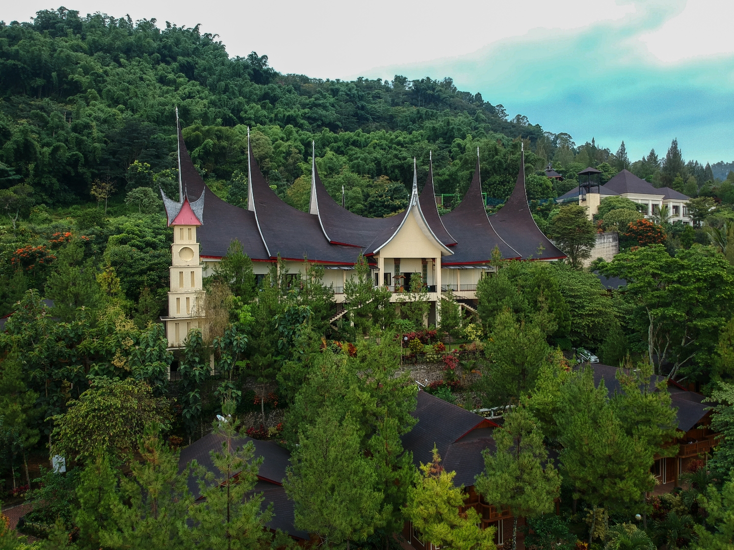 Jambuluwuk Batu Resort