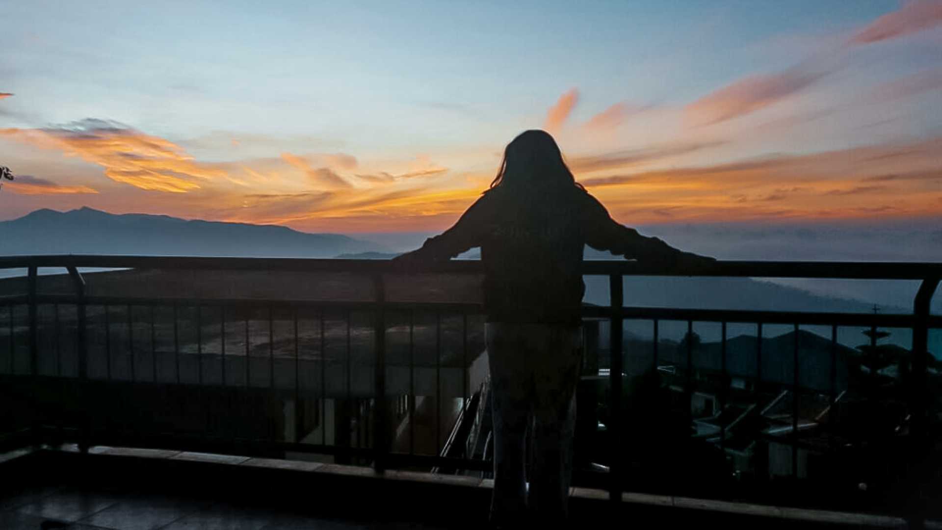 Sunrise in Munnar