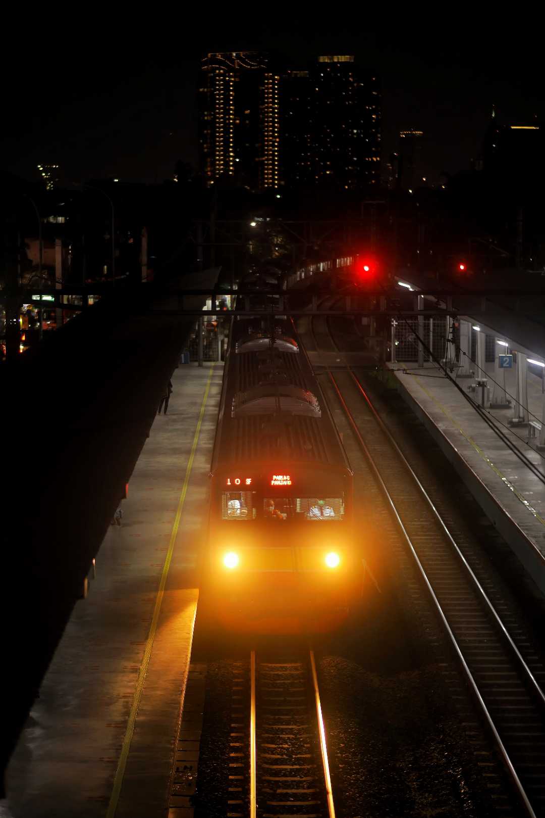 Train to Parung
