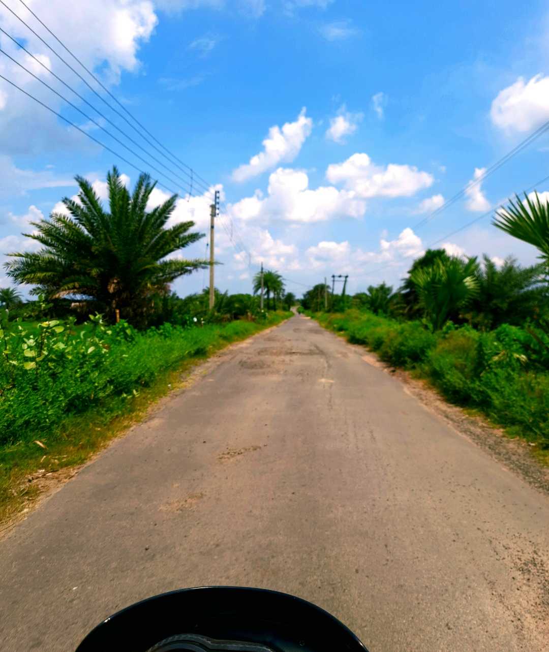 ভগবানের তৈরি প্রকৃতির মাঝে মানুষের তৈরি বেহাল রাস্তা