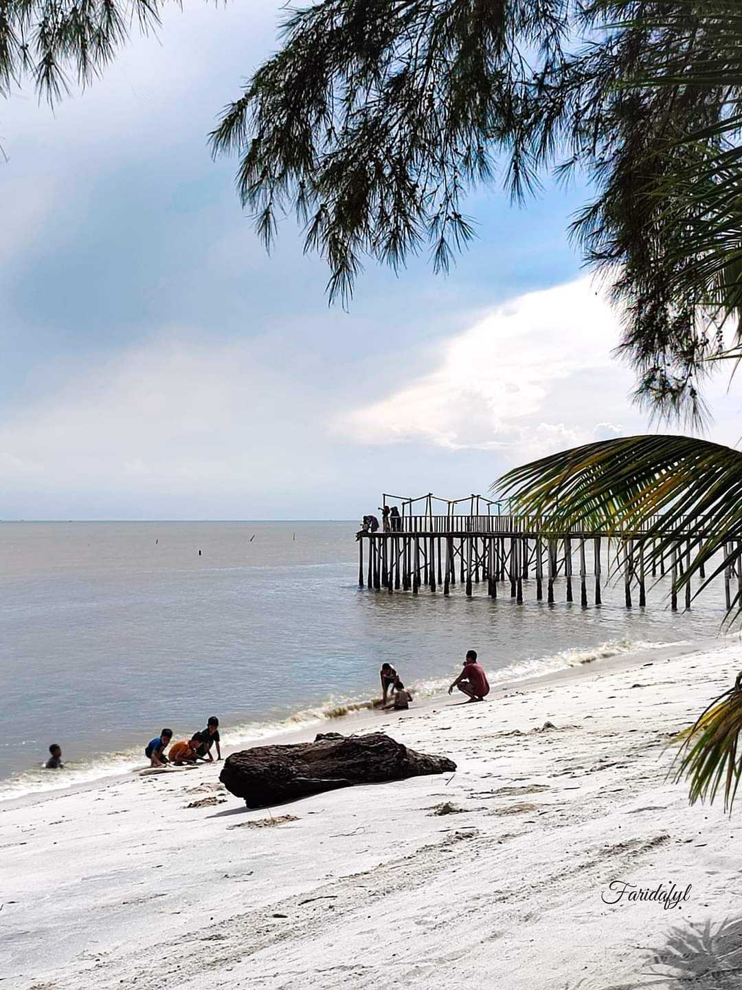 Pantai Cemara Kembar, Kabupaten Sergei, Sumut 