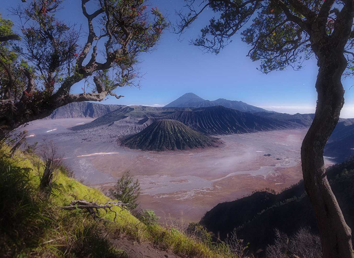 Bromo at night