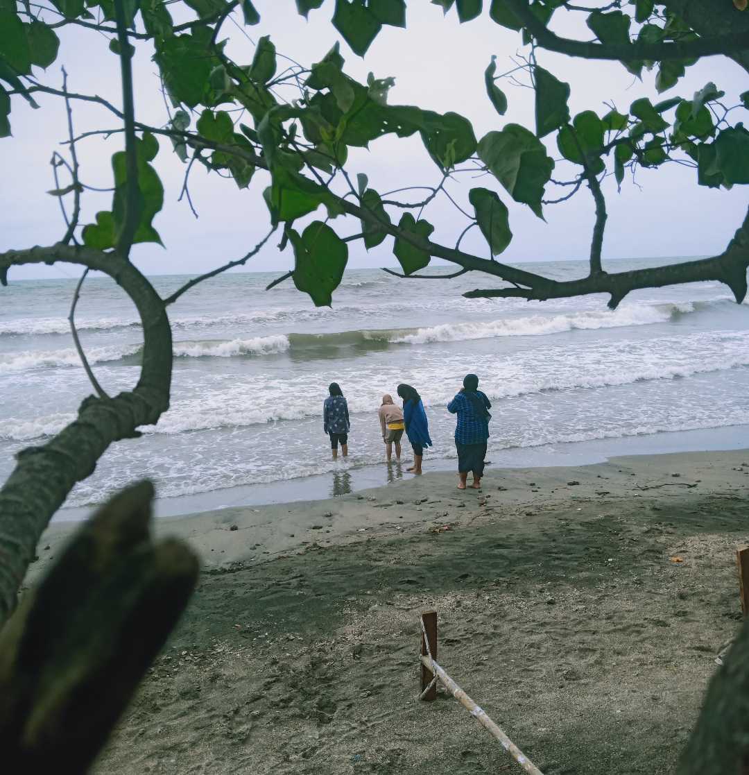 pantai pasir putih baru Situbondo 