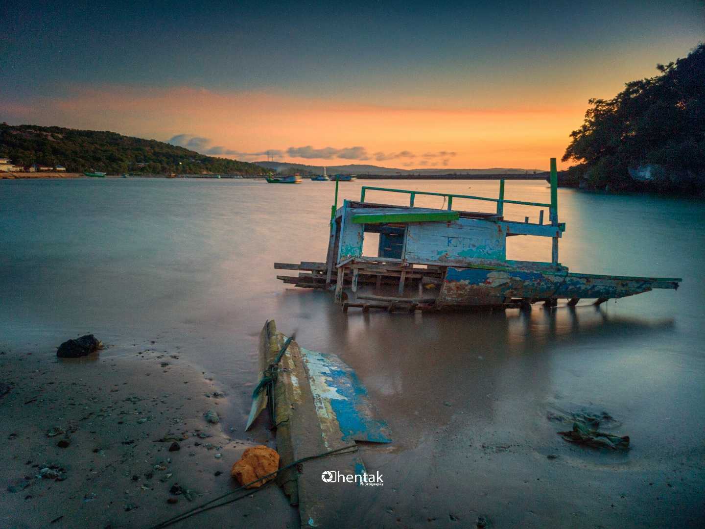 Perahu Rusak di TPI Tulandale