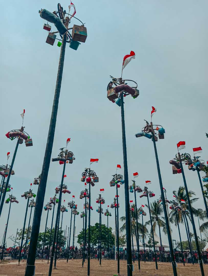 panjat pinang