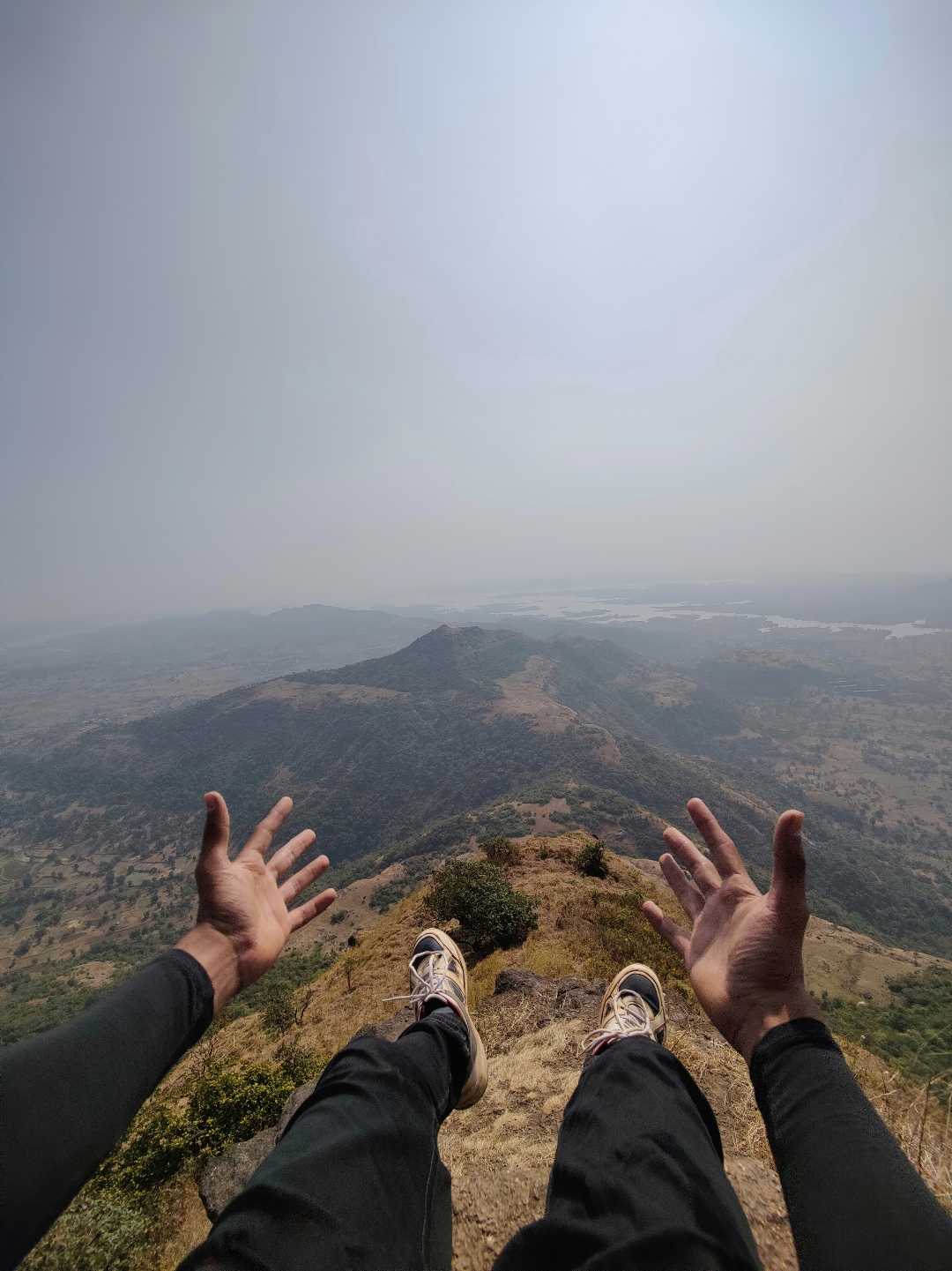 Mountains, I feel safe in your arms !