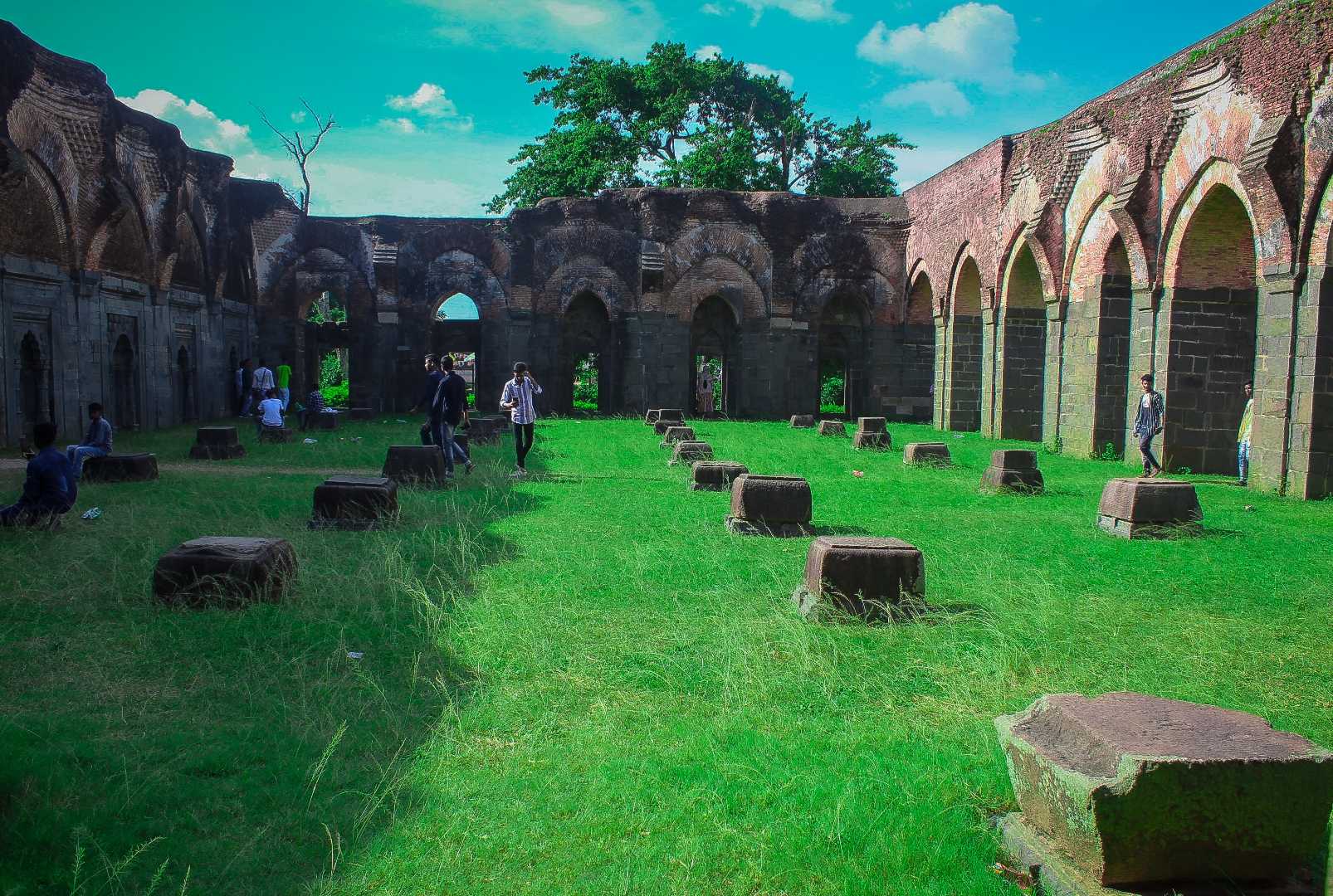 Adina mosque 