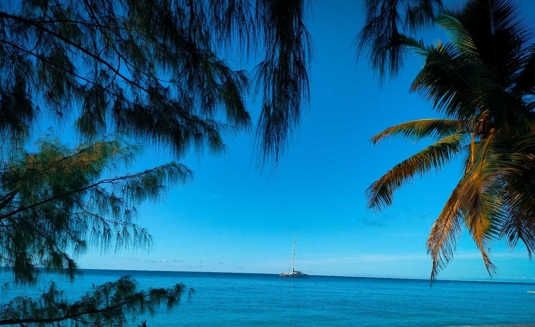 At the beach, you can live in bliss ♥️