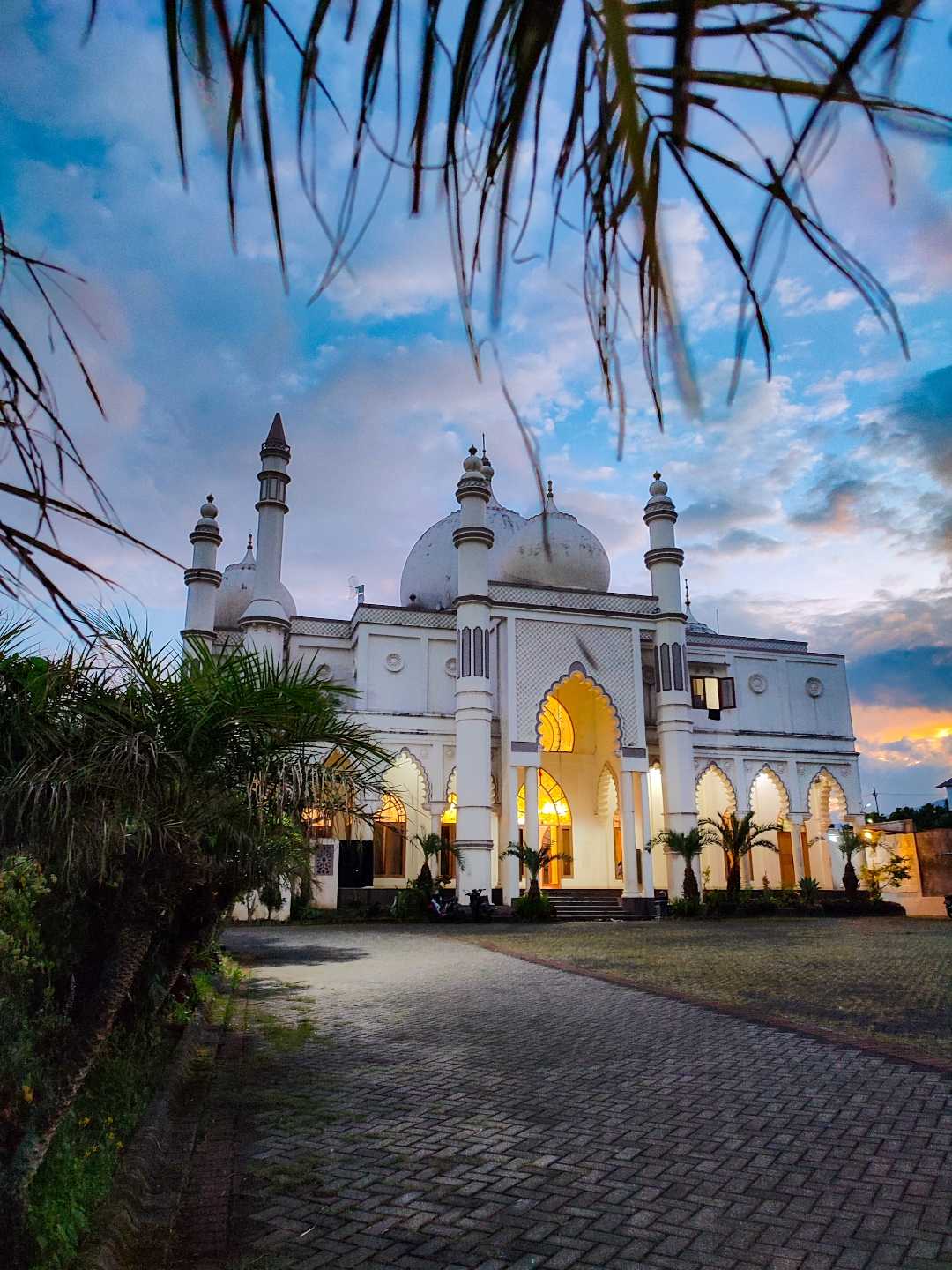 Masjid Salman Alfarisi 