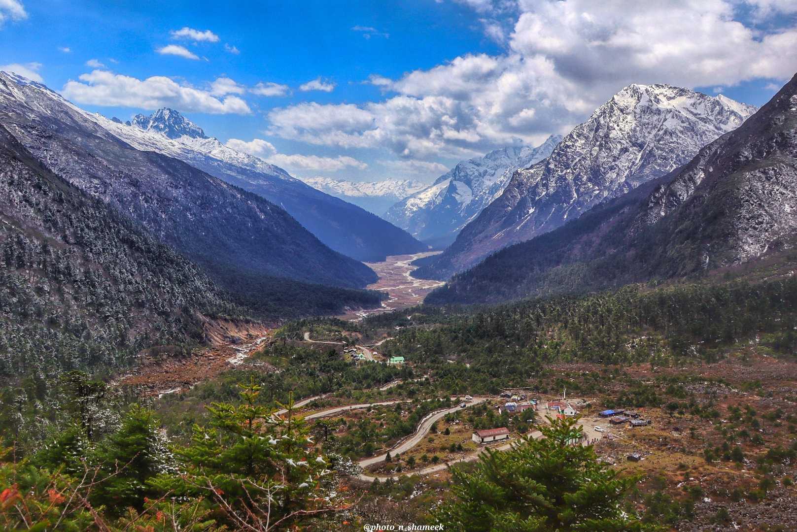 The beautiful Yamthung Valley 