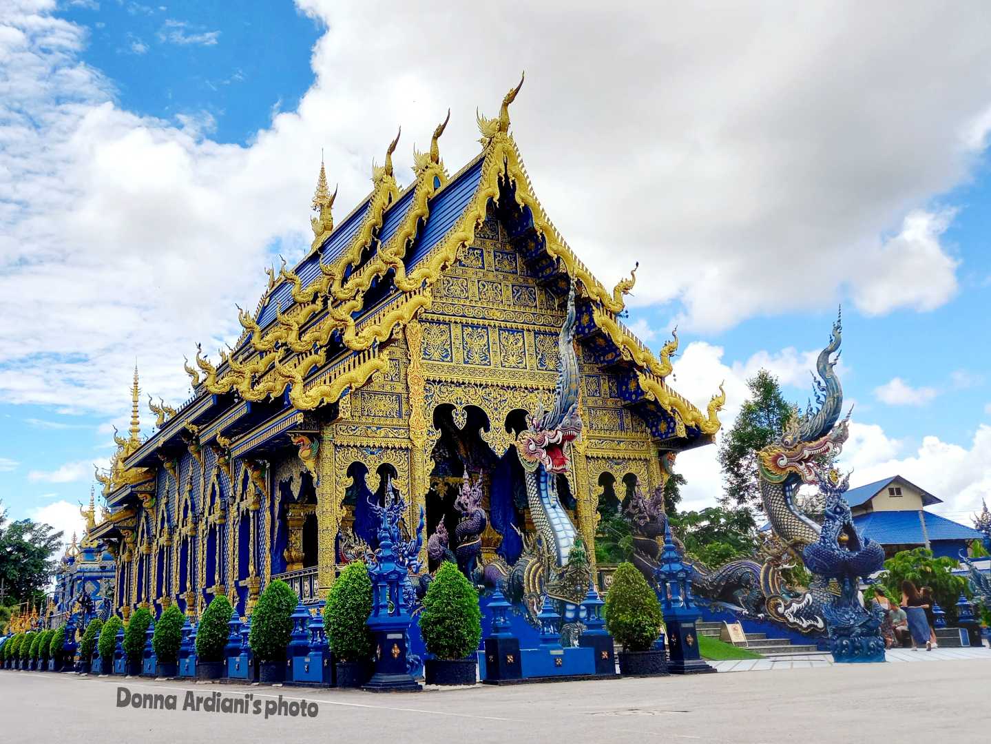 Wat Rong Suea Ten (Blue Temple)