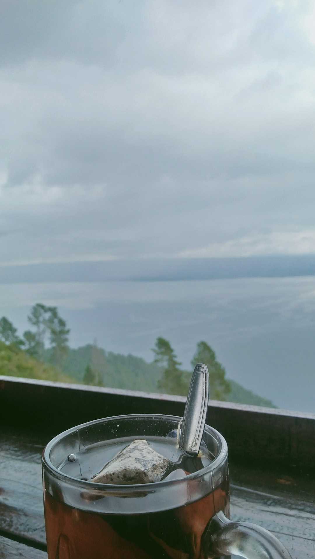 Teh Manis Hangat dan Pemandangannya