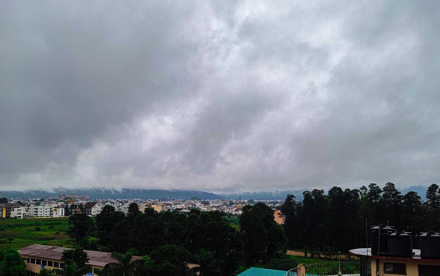 Head in the clouds !! 🏔️🤍