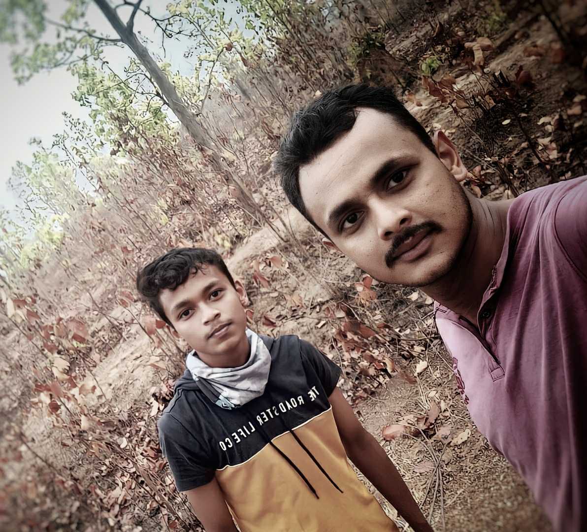 A selfie 🤳 in the forest in cold weather.. 