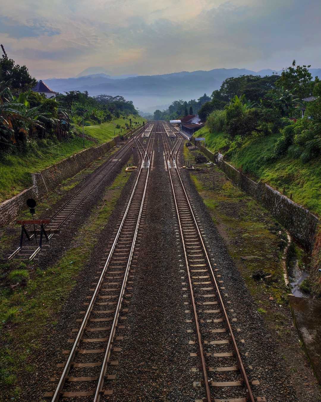 Jalur Rel KAI Stasiun Bumiayu