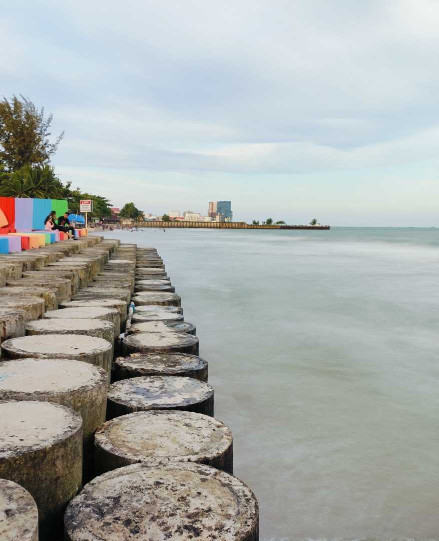 Pantai belakang rumah sakit Bhayangkara Balikpapan