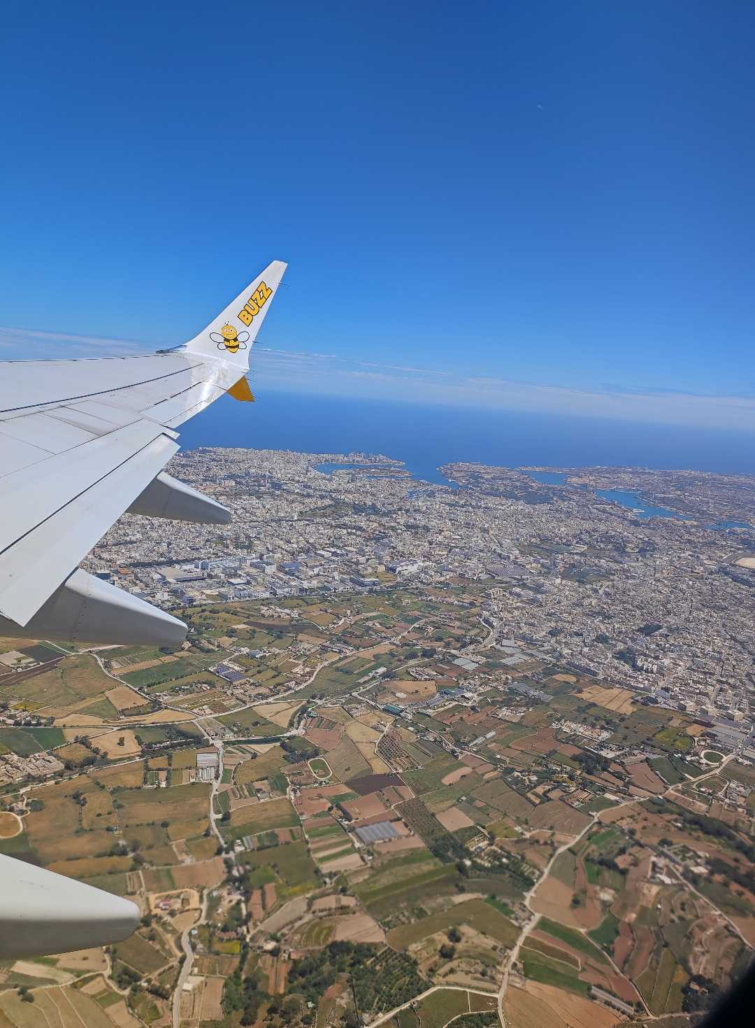 ✈️