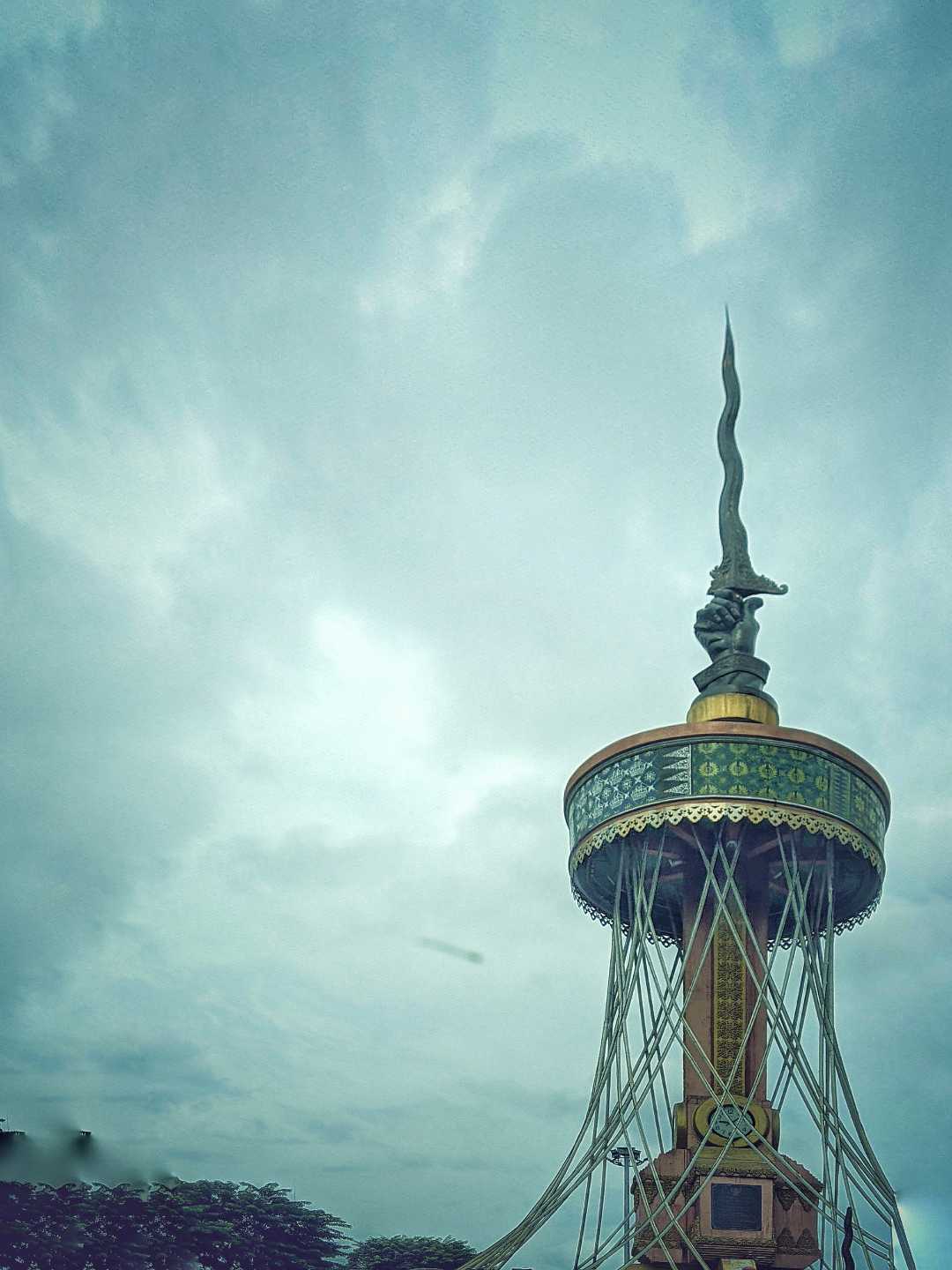 Tugu keris