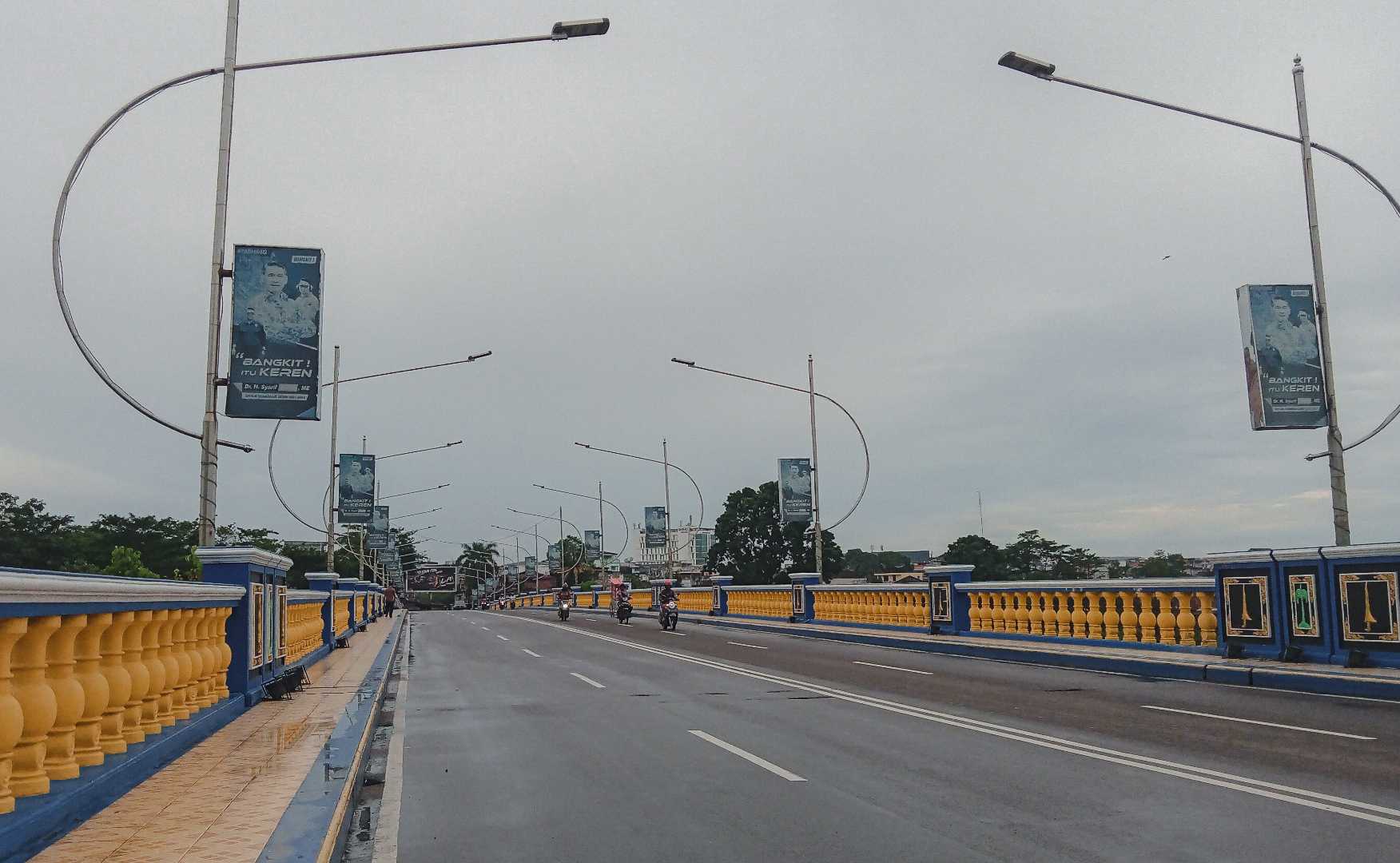 Jembatan Makalam di pagi hari