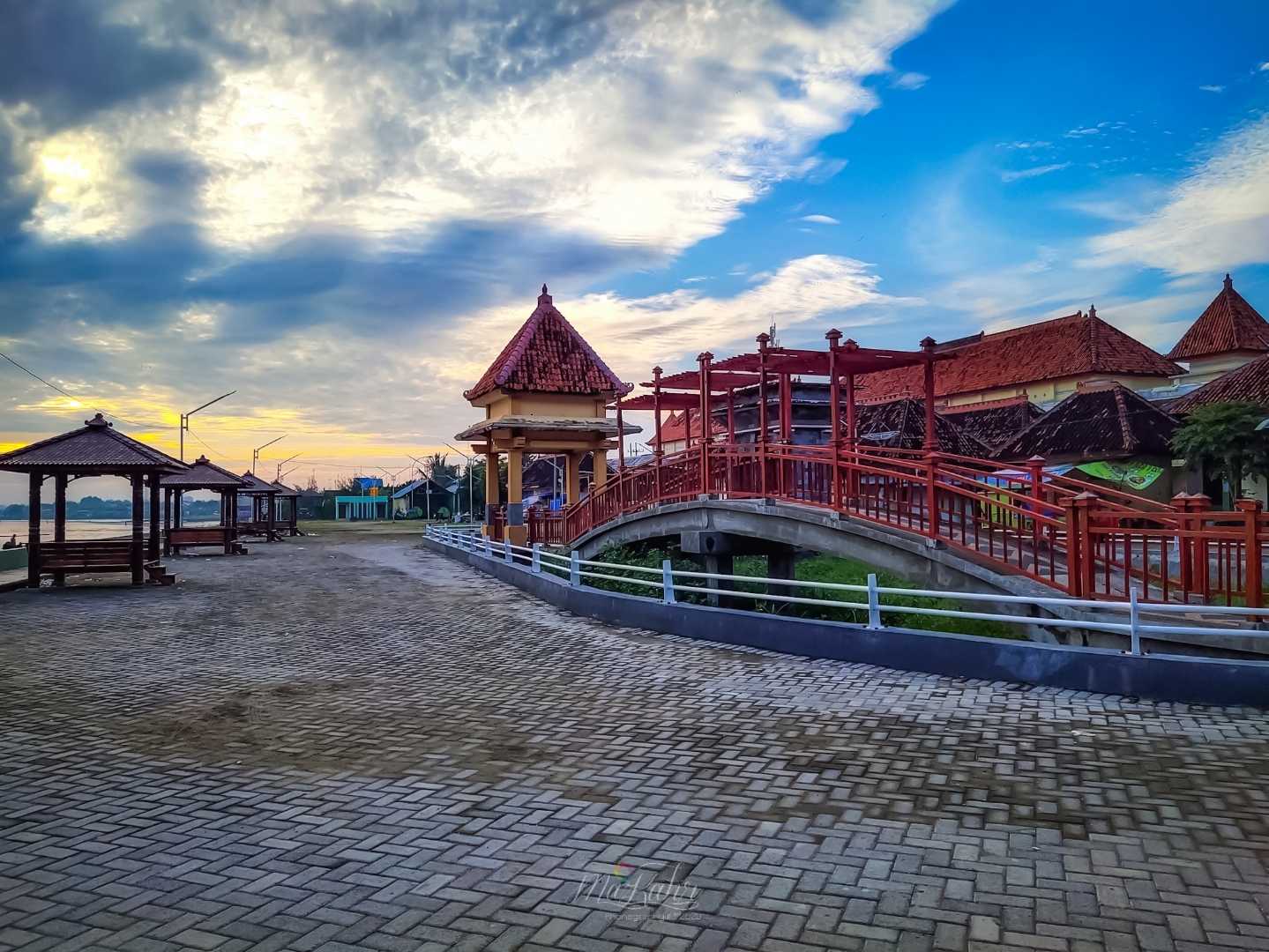 Red Bridge boom