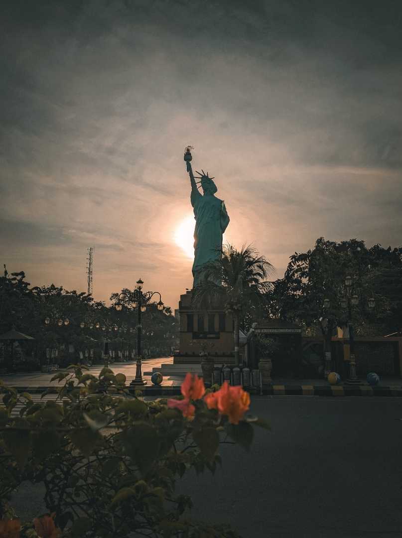 Pagi Dan Patung Liberty