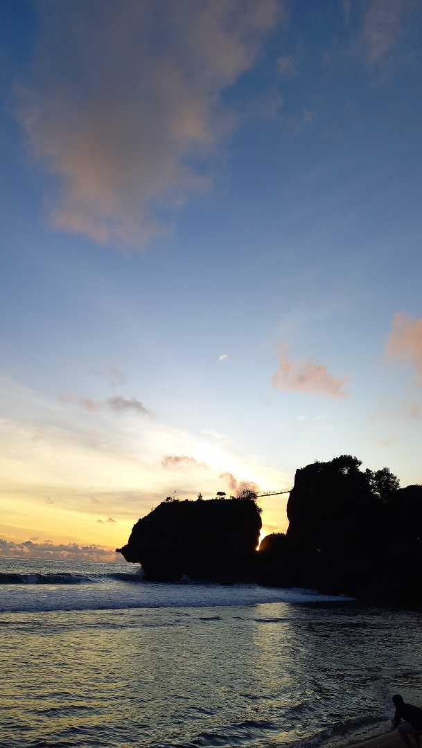sunset pantai siung