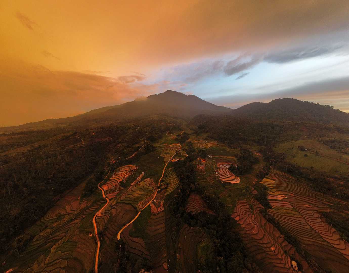Gunung sago di kala sunset