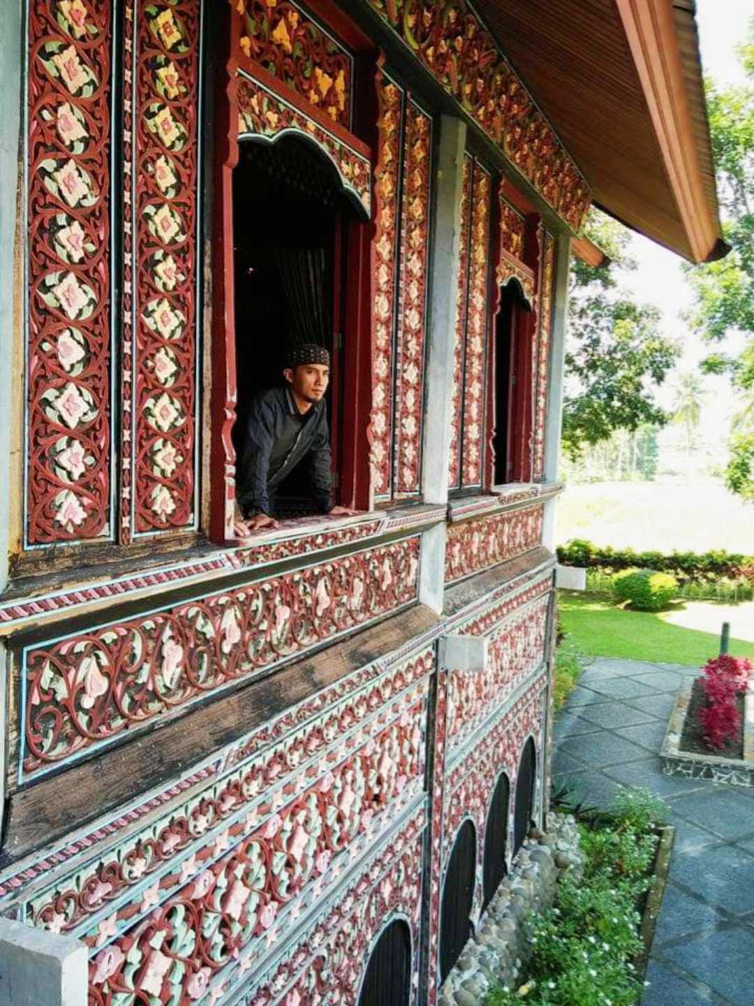 ORNAMEN UKIRAN RUMAH GADANG