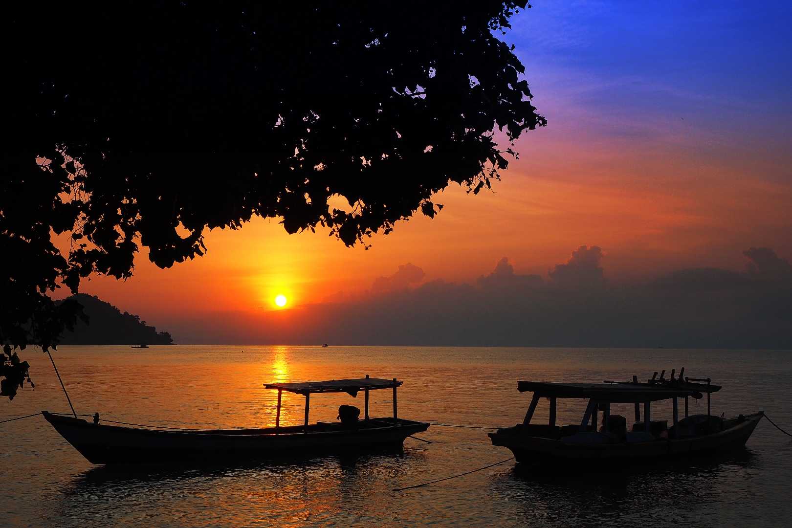 Sunrise at Pahawang Island
