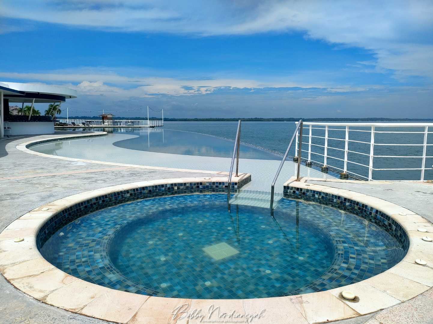Jacuzzi whirl pool Doulos Phos