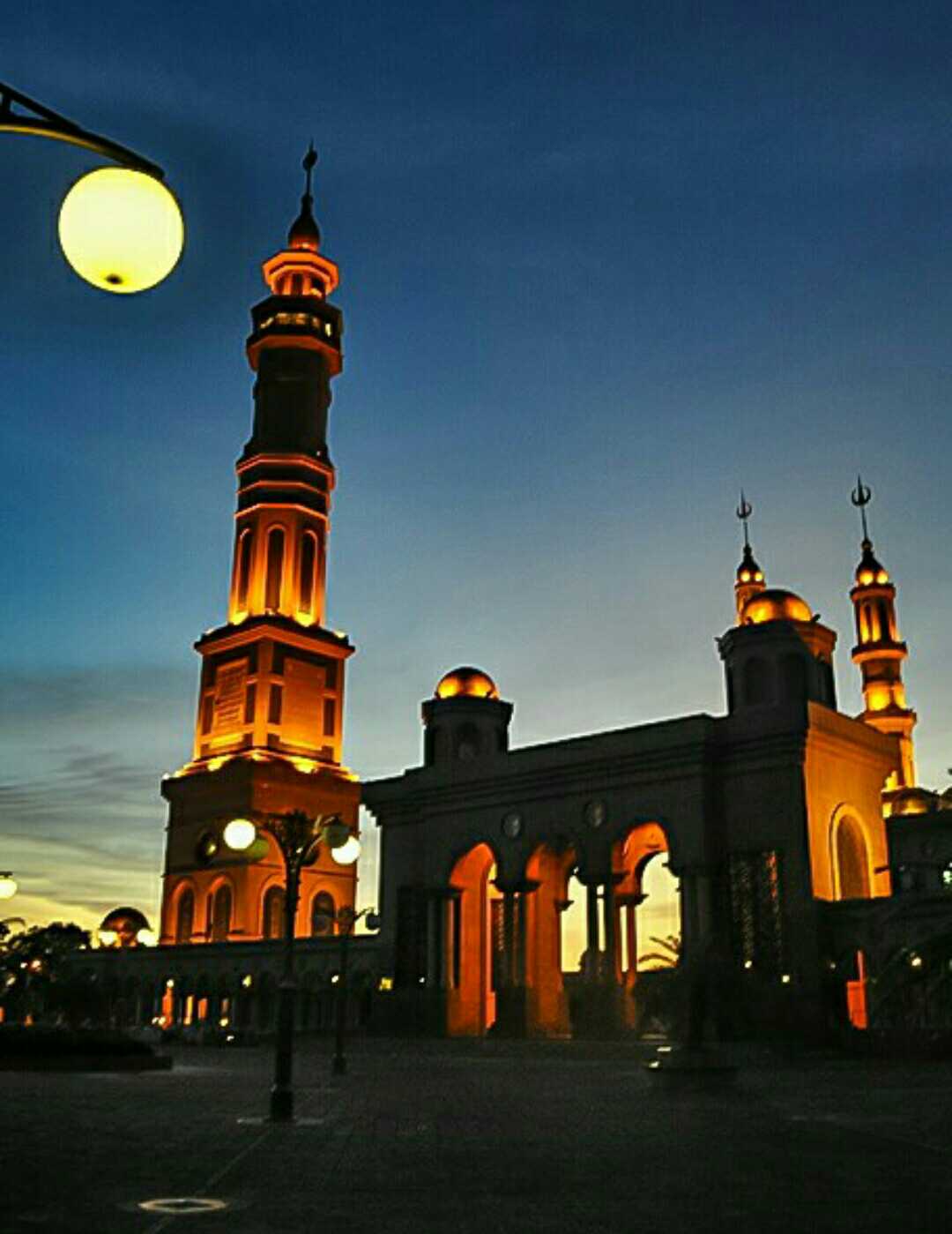 Senja yang religius
