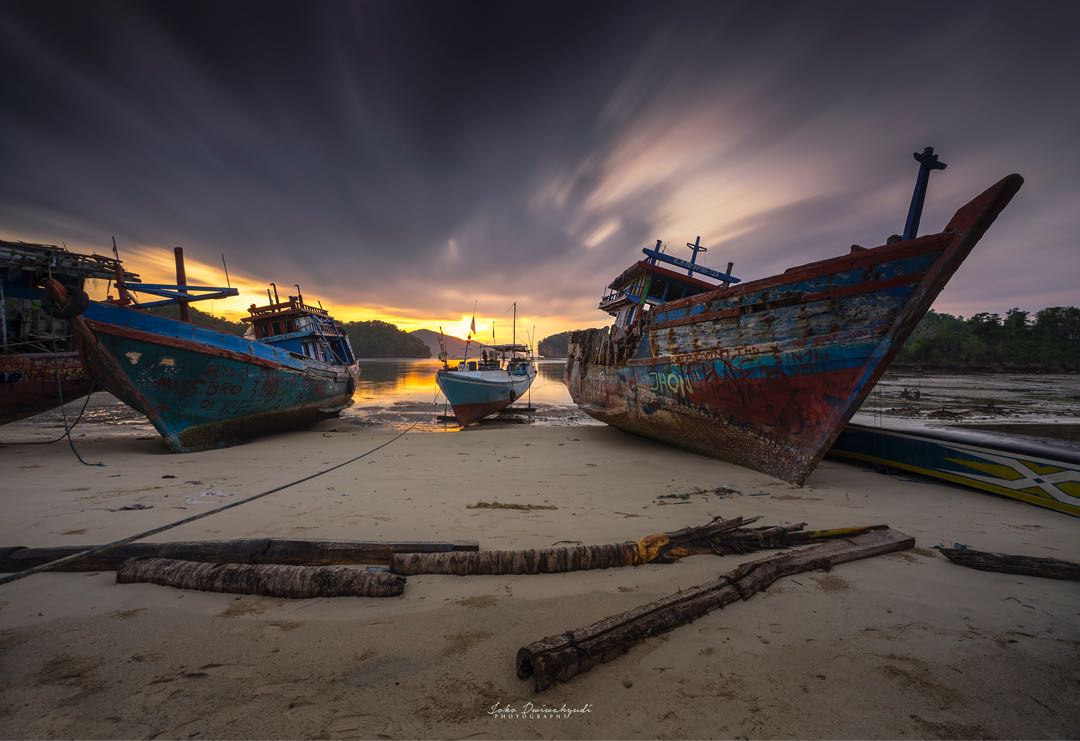 Sunrise Pantai Tawang