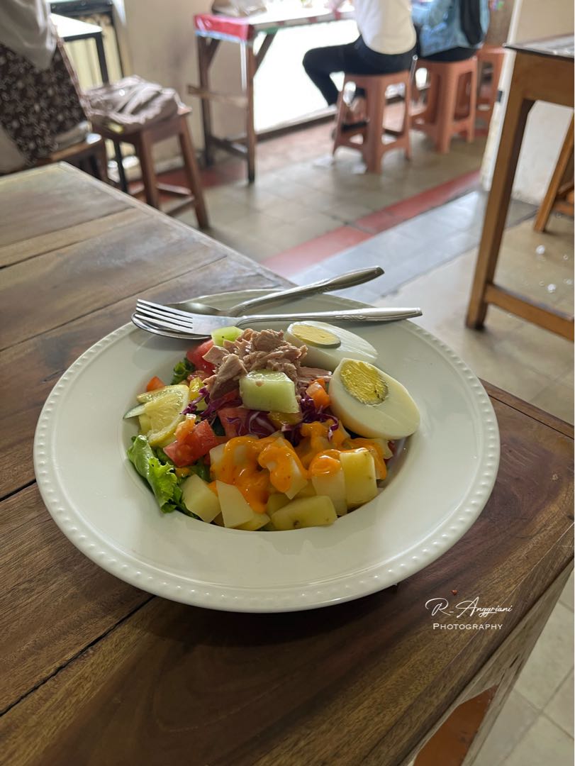Tuna Egg & Salad