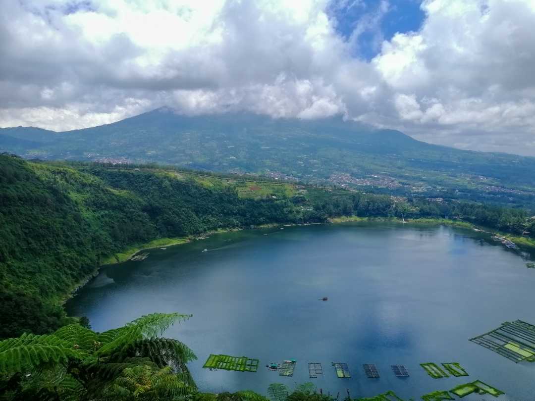 bukit cinta