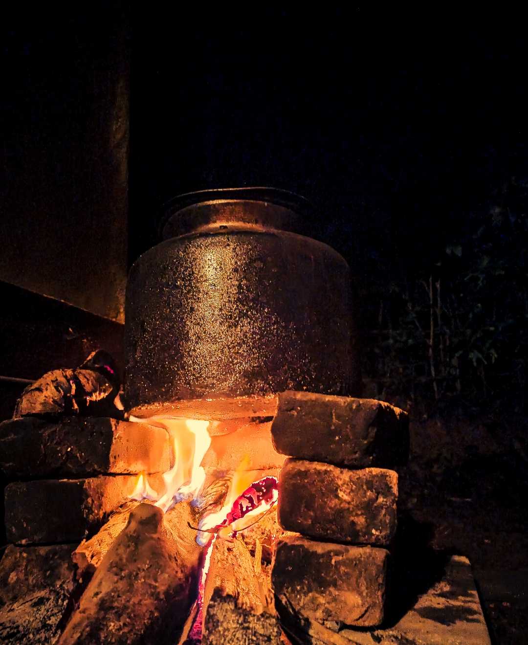 VILLAGE VIBES