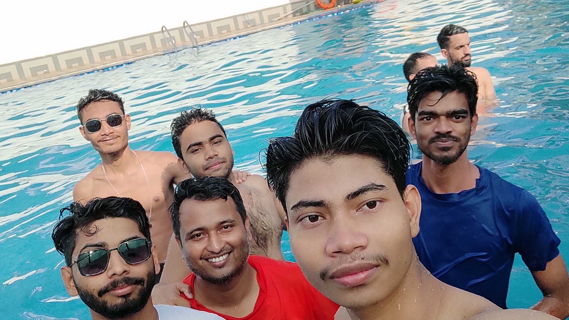 swimming pool 🏊