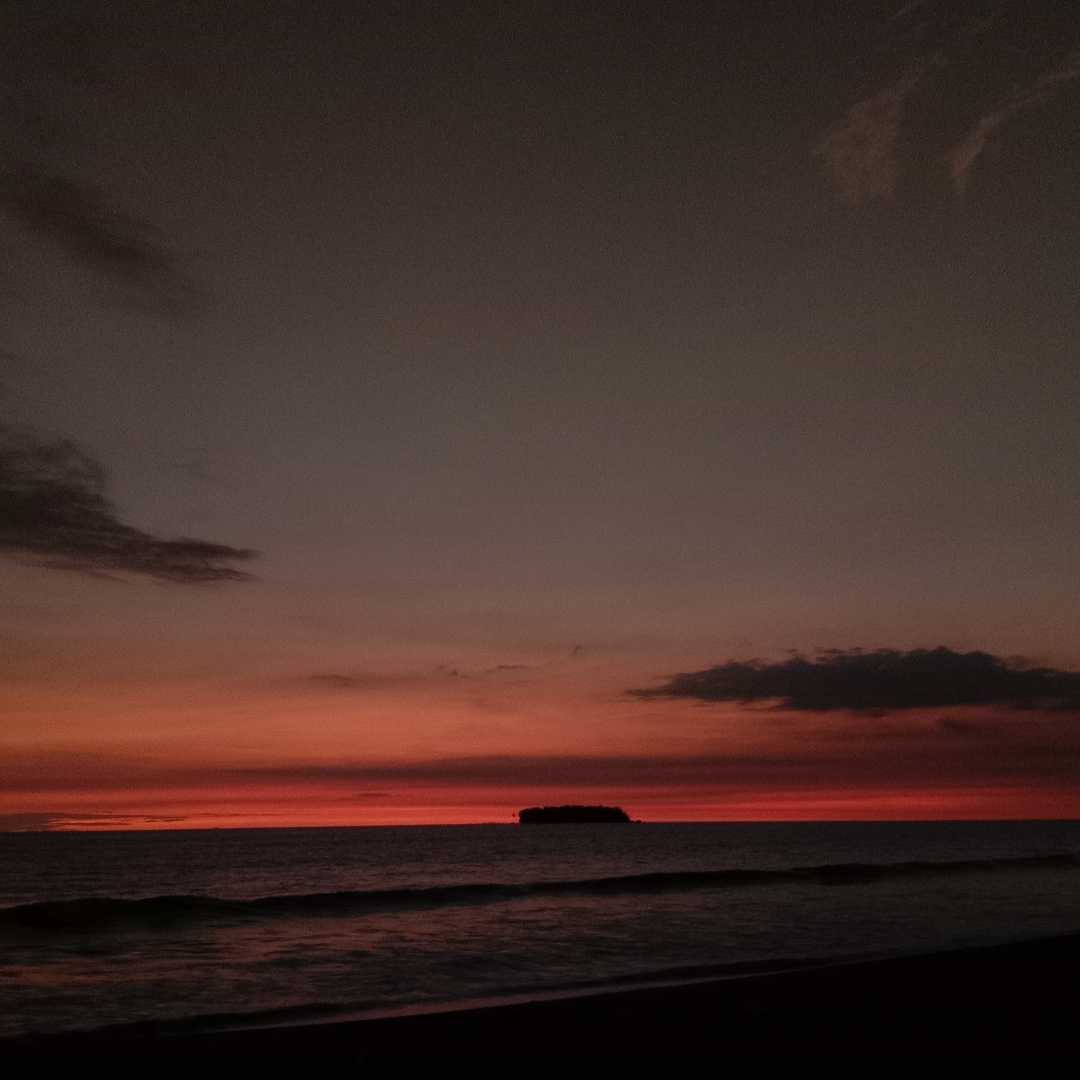 Menjelang Maghrib