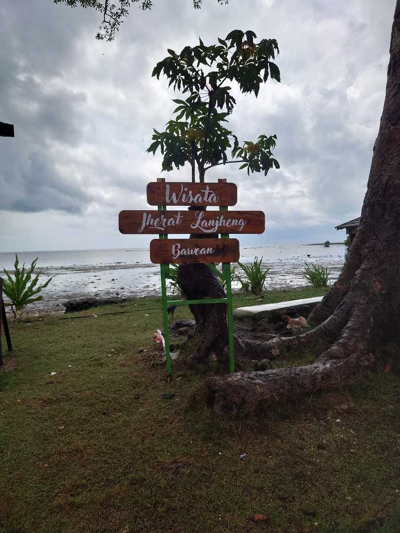 Pantai Jherat Lanjhang