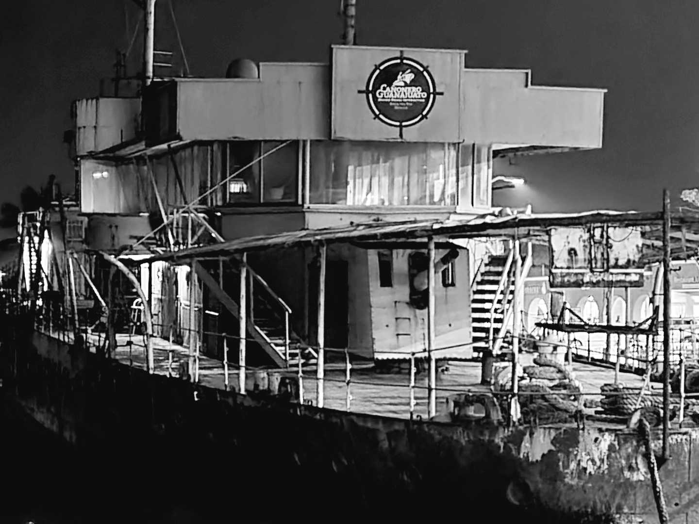 Ghost ship 